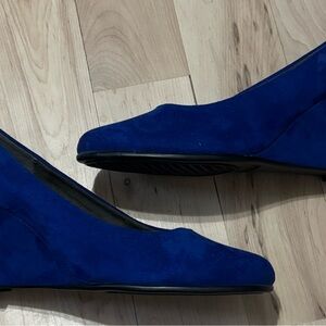 Royal blue suede wedge never worn.